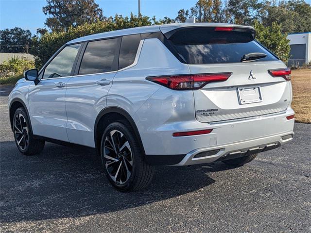 new 2024 Mitsubishi Outlander car