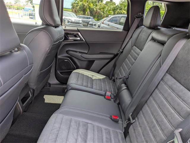 new 2025 Mitsubishi Outlander car, priced at $26,057