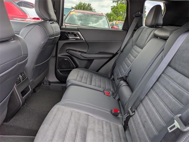 new 2025 Mitsubishi Outlander car, priced at $26,068