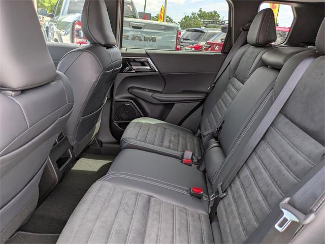 new 2025 Mitsubishi Outlander car, priced at $26,280
