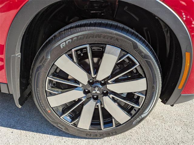 new 2025 Mitsubishi Outlander car, priced at $29,730