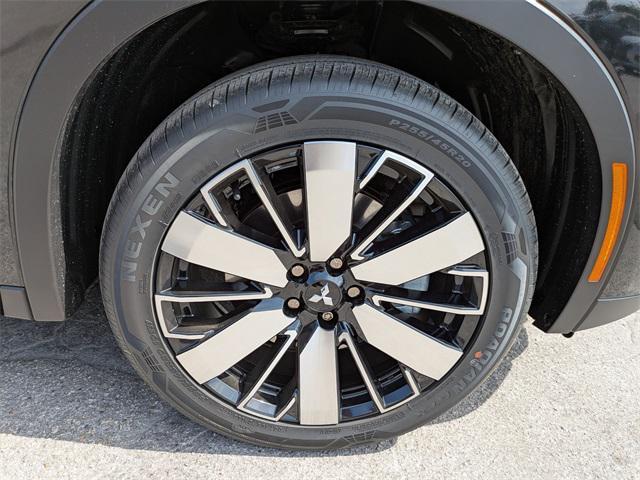 new 2025 Mitsubishi Outlander car, priced at $27,293