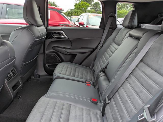 new 2025 Mitsubishi Outlander car, priced at $26,068