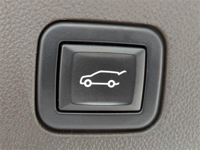 used 2022 GMC Yukon car, priced at $56,337