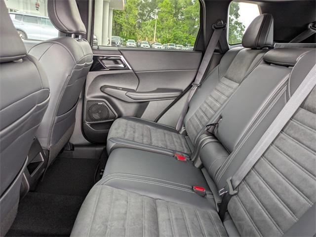 new 2025 Mitsubishi Outlander car, priced at $26,057
