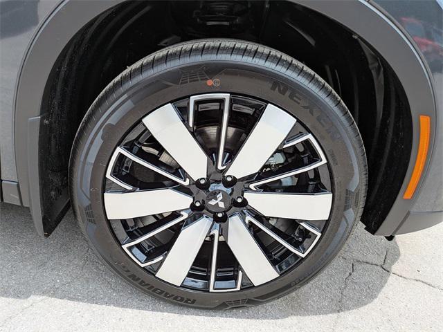 new 2025 Mitsubishi Outlander car, priced at $26,068