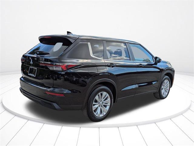 new 2025 Mitsubishi Outlander car, priced at $25,428
