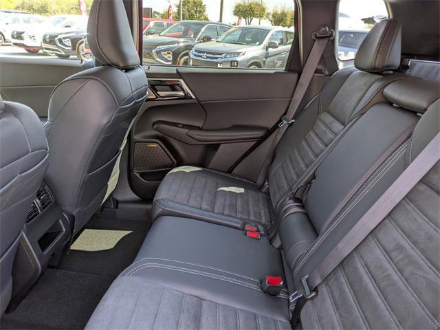 new 2025 Mitsubishi Outlander car, priced at $29,803