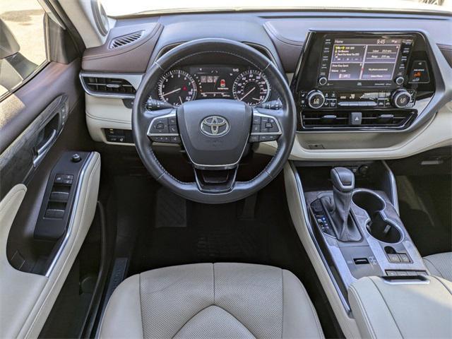 used 2020 Toyota Highlander car, priced at $32,425