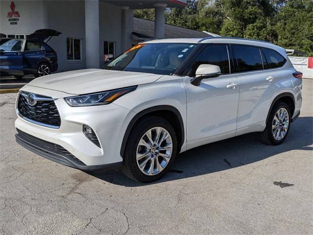 used 2020 Toyota Highlander car, priced at $32,425