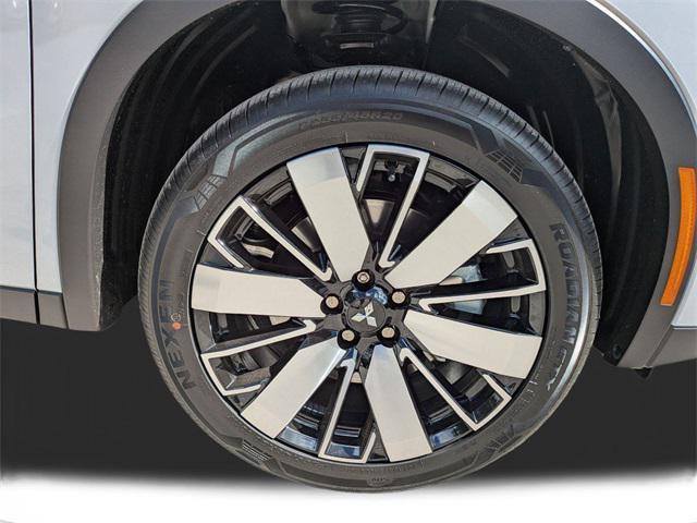 new 2025 Mitsubishi Outlander car, priced at $30,092