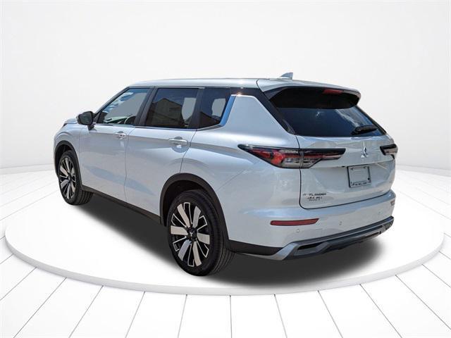new 2025 Mitsubishi Outlander car, priced at $30,092