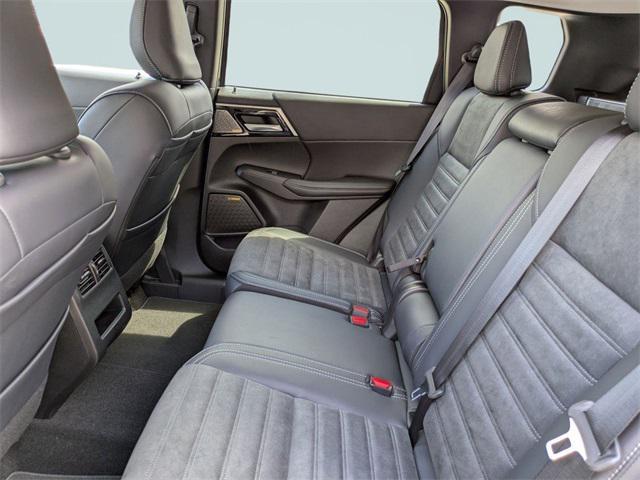 new 2025 Mitsubishi Outlander car, priced at $33,837