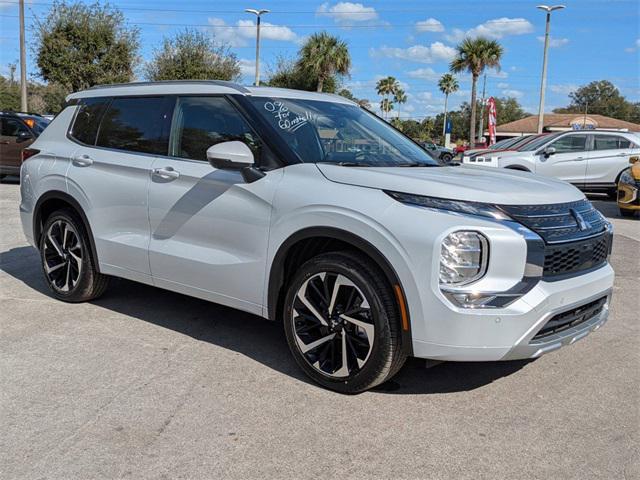 new 2024 Mitsubishi Outlander car, priced at $26,925