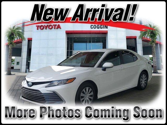 used 2022 Toyota Camry Hybrid car, priced at $23,883