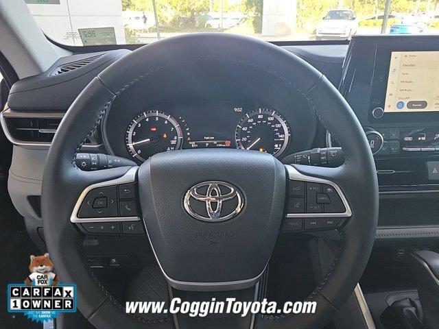 used 2024 Toyota Highlander car, priced at $39,981