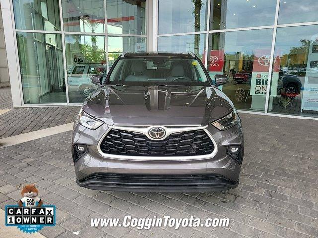 used 2022 Toyota Highlander car, priced at $33,881