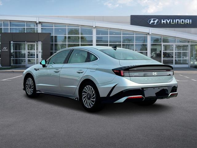 new 2025 Hyundai Sonata Hybrid car, priced at $32,655