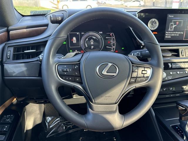 used 2022 Lexus ES 300h car, priced at $35,800