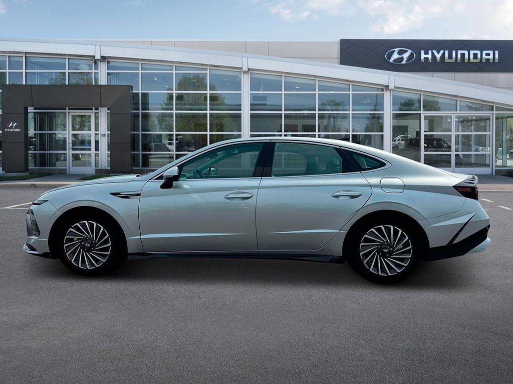 new 2025 Hyundai Sonata Hybrid car, priced at $29,070