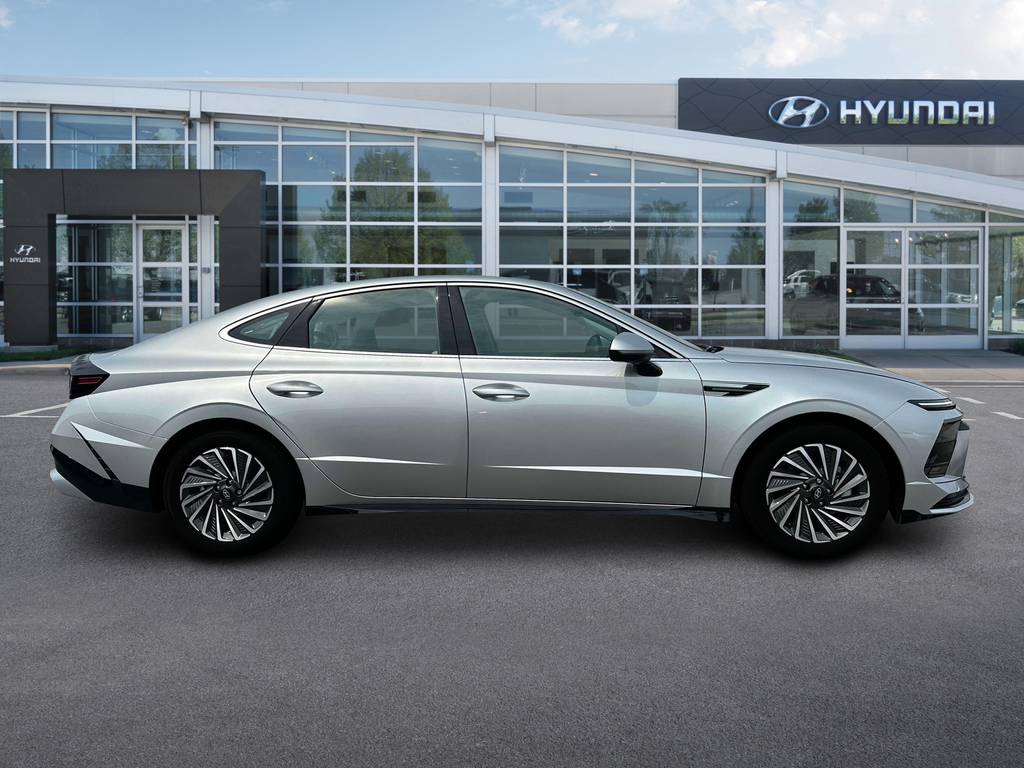 new 2025 Hyundai Sonata Hybrid car, priced at $37,835