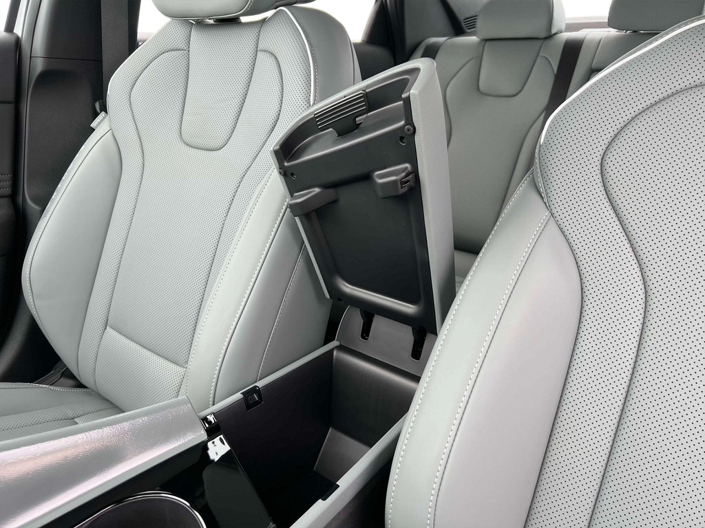 new 2025 Hyundai Elantra car, priced at $29,465