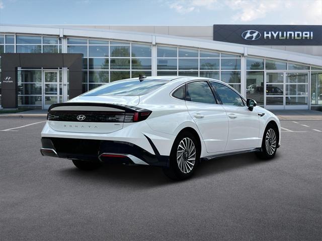 new 2025 Hyundai Sonata Hybrid car, priced at $33,125