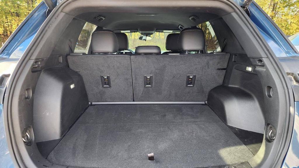 used 2025 Chevrolet Equinox car, priced at $22,500