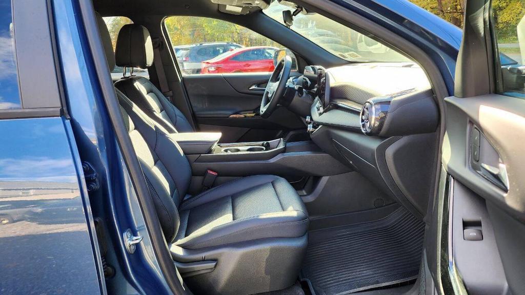 used 2025 Chevrolet Equinox car, priced at $22,500