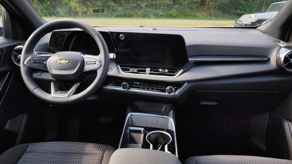 used 2025 Chevrolet Equinox car, priced at $21,995