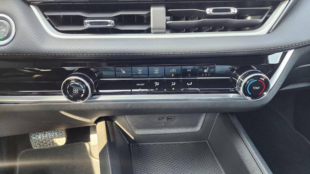 used 2025 Chevrolet Equinox car, priced at $21,995