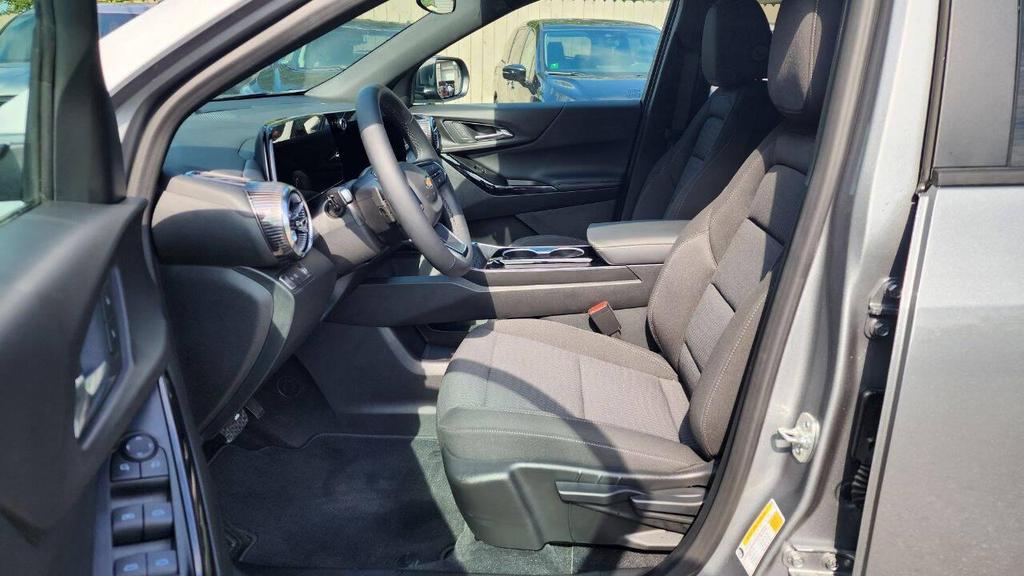 used 2025 Chevrolet Equinox car, priced at $21,995