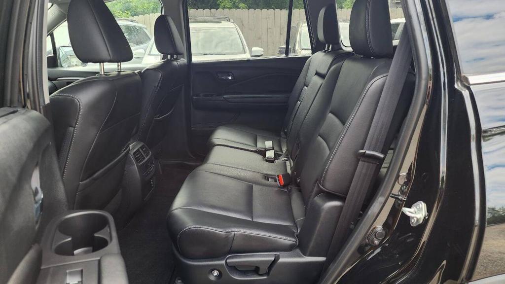 used 2022 Honda Pilot car, priced at $23,250