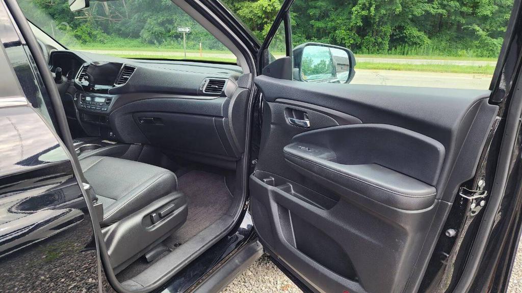 used 2022 Honda Pilot car, priced at $23,250