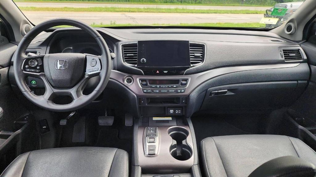 used 2022 Honda Pilot car, priced at $23,250