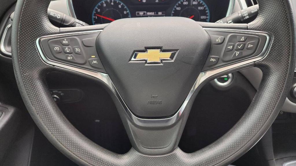 used 2021 Chevrolet Equinox car, priced at $8,400