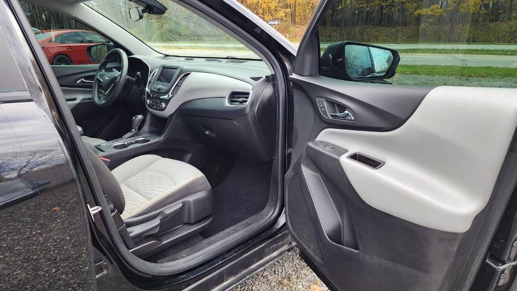 used 2021 Chevrolet Equinox car, priced at $8,400