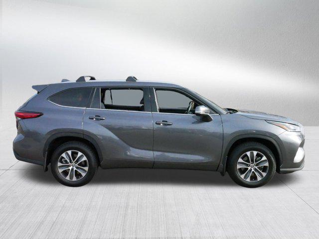 used 2021 Toyota Highlander car, priced at $34,497