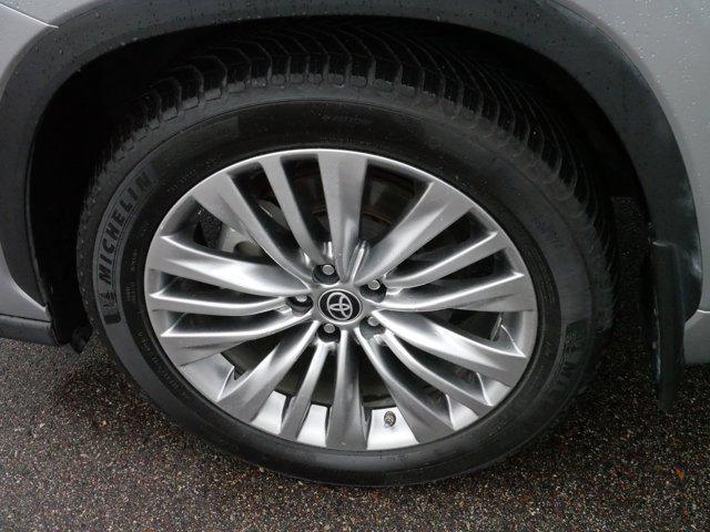 used 2023 Toyota Highlander Hybrid car, priced at $45,397