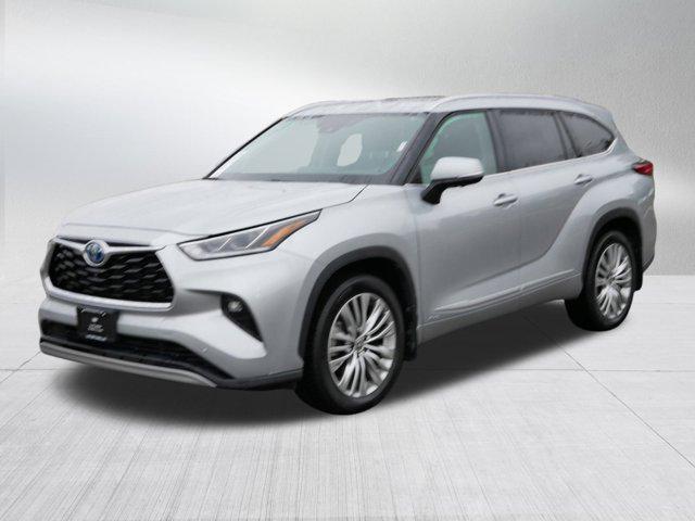 used 2023 Toyota Highlander Hybrid car, priced at $45,397