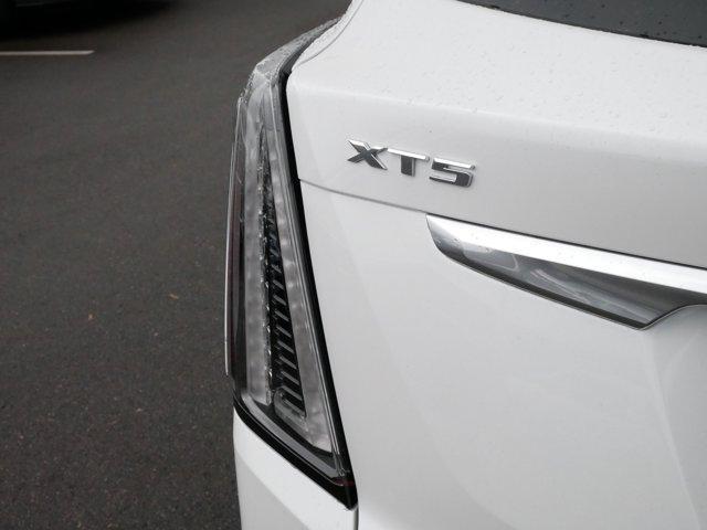 new 2025 Cadillac XT5 car, priced at $55,725