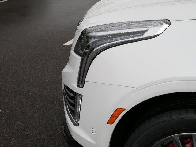 new 2025 Cadillac XT5 car, priced at $55,725