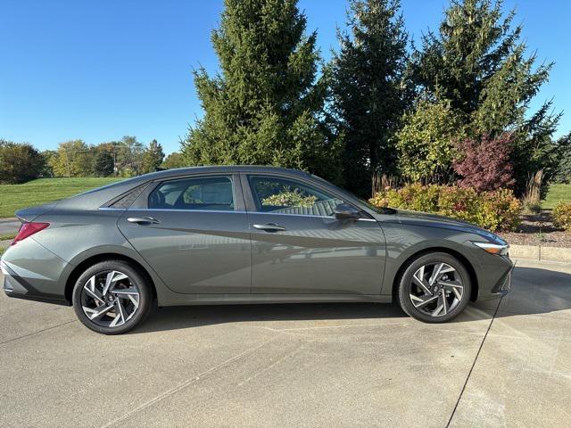 new 2025 Hyundai Elantra car, priced at $27,195