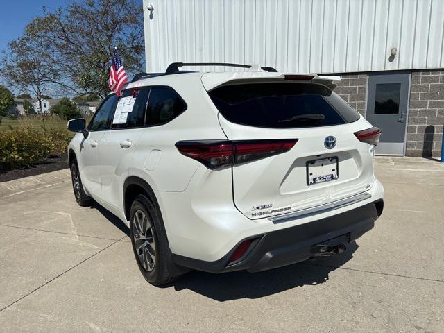 used 2020 Toyota Highlander Hybrid car, priced at $31,916