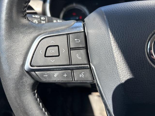 used 2020 Toyota Highlander Hybrid car, priced at $31,916