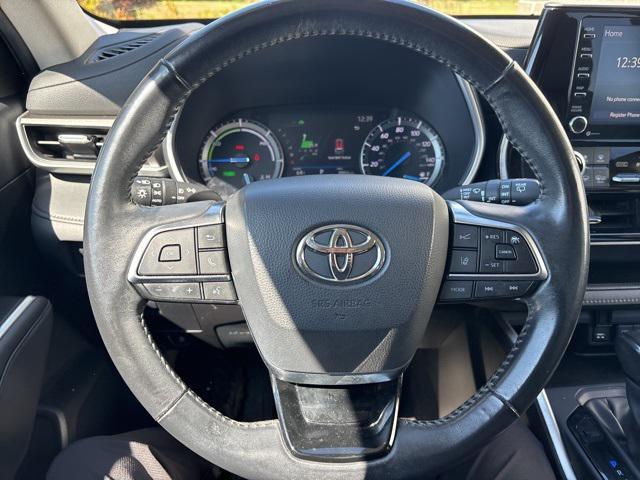 used 2020 Toyota Highlander Hybrid car, priced at $31,916
