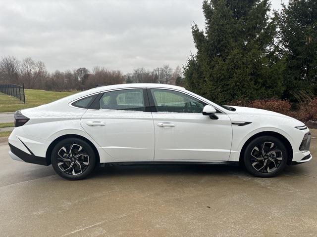 new 2025 Hyundai Sonata car, priced at $29,955