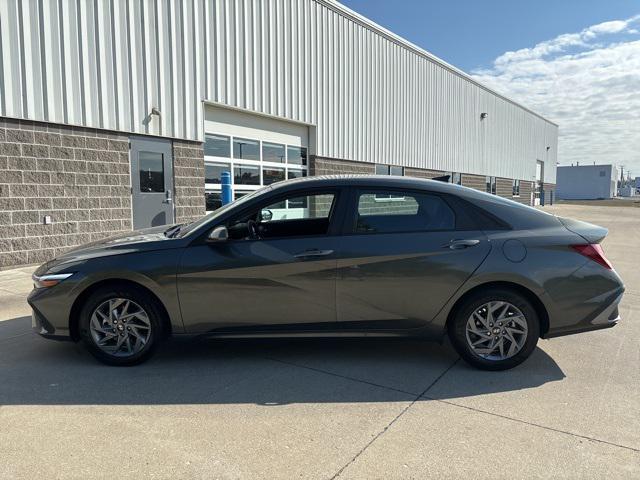 new 2024 Hyundai Elantra car, priced at $25,295