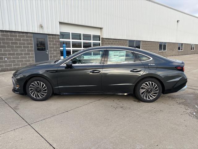 new 2025 Hyundai Sonata Hybrid car, priced at $38,810