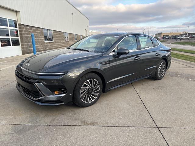 new 2025 Hyundai Sonata Hybrid car, priced at $38,810